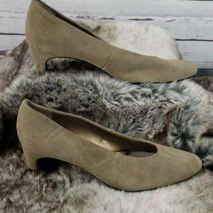 VanEli Beige Tan 7.5‎ Small Heel Pumps